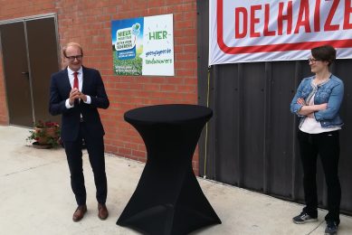 Ben Weyts, left, Flemish minister for animal welfare, at the launch of the castration-free pork label. Photo: Erik Ordelman