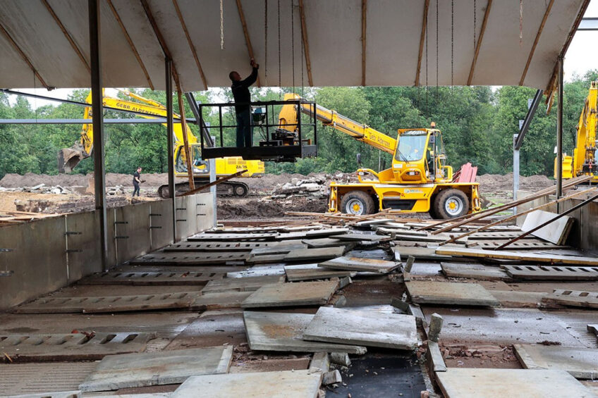 Quite a few pig farms were still profitable, which makes it difficult for producers to see their farm buildings being torn down. -  Photo: Bert Jansen