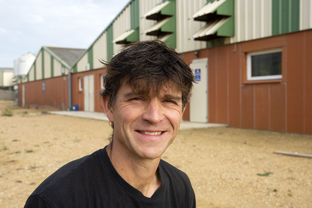 Nicolas Gigou (42) and his brother Gregory, run SAS Gigou, a PS breeding farm located near Marray, in France’s Centre-Val de Loire region. The farm has 400 Axa sows, which leads to the delivery of 150–200 PS sows to commercial farms every 3 weeks. The farm grows 14.5 piglets per litter and weaning weight on average is 7.8 kg. The farm also has 500 ha of agricultural land. Of that, 35 ha is used for growing apple trees for cider production.