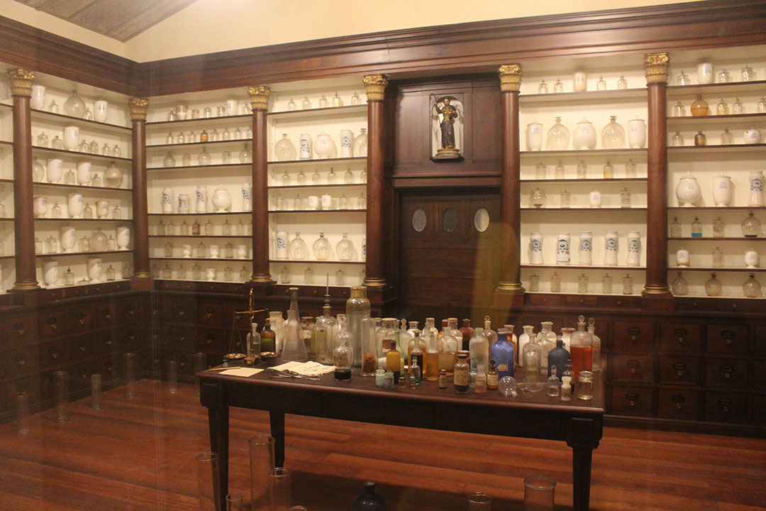 The pharmacy of the Monastery of San Martín Pinario in Santiago, Spain. - Photo: Vincent ter Beek